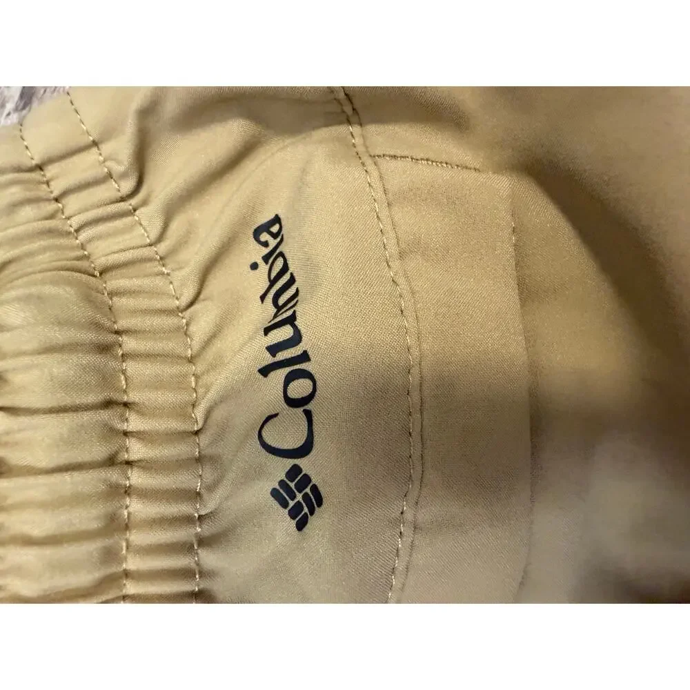 Columbia men's khaki drawstring shorts size Medium 8 in inseam EUC sweat wicking
